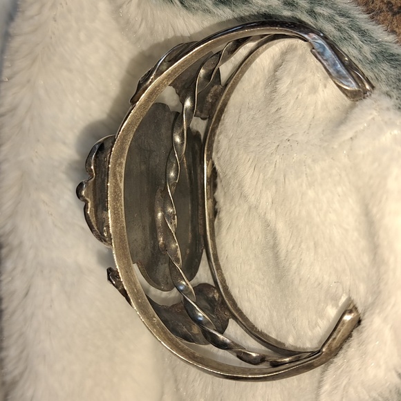 Vintage Turquise Silver Bracelet. Reasonable offers considered. 2 1/4 x 2 inches - Picture 3 of 16